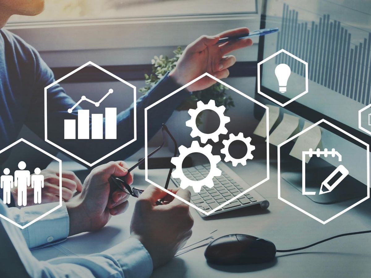 人材派遣管理システムで応募者管理の作業負荷を半分に軽減できた事例