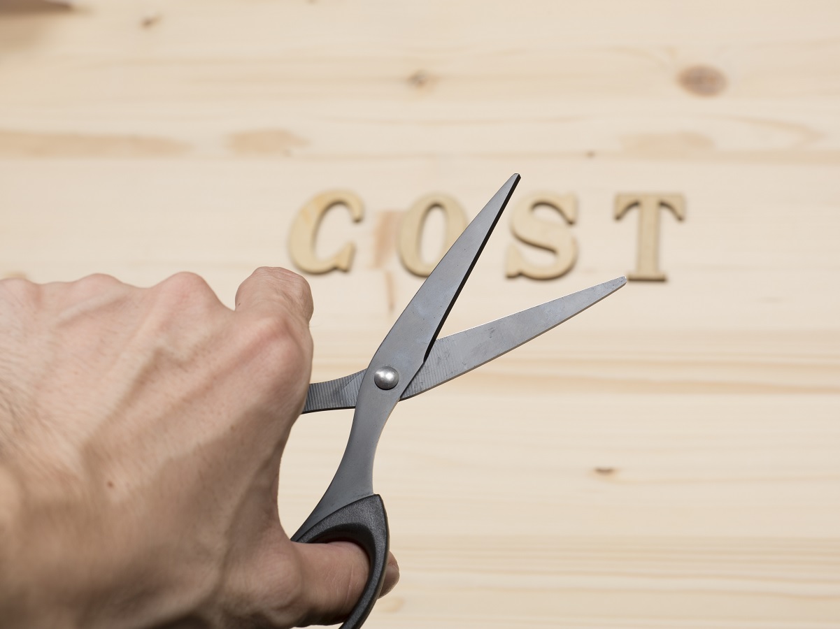 STAFF EXPRESS NEOで今あるコストを削減する！システム導入が新規コストにならない理由とは