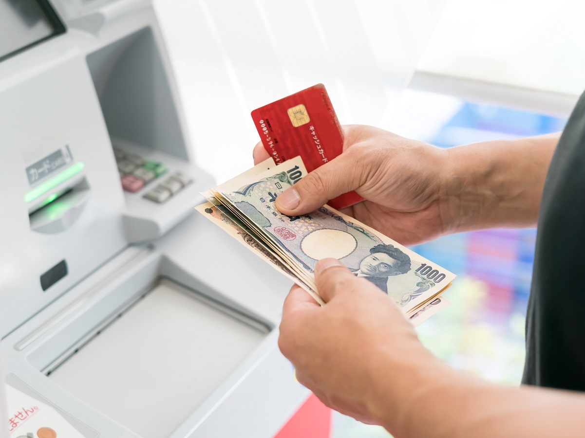 スタッフの応募数・定着率を上げるテクニック　～福利厚生の充実-リアルタイム給与前払～